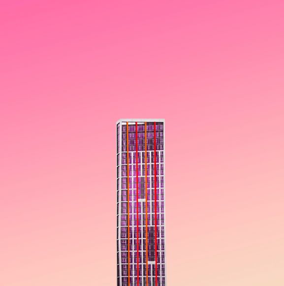 Moderne Architektur vor pinkem Himmel
